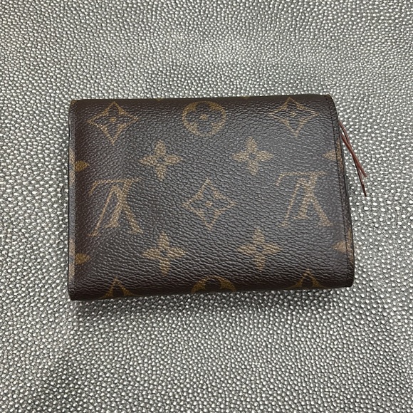 LOUIS VUITTON wallet - Picture 5 of 12